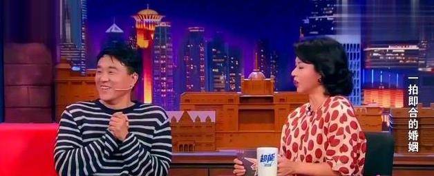 女孩子|他是国家一级演员，娶了同桌是初恋，如今结婚22年活的很知足