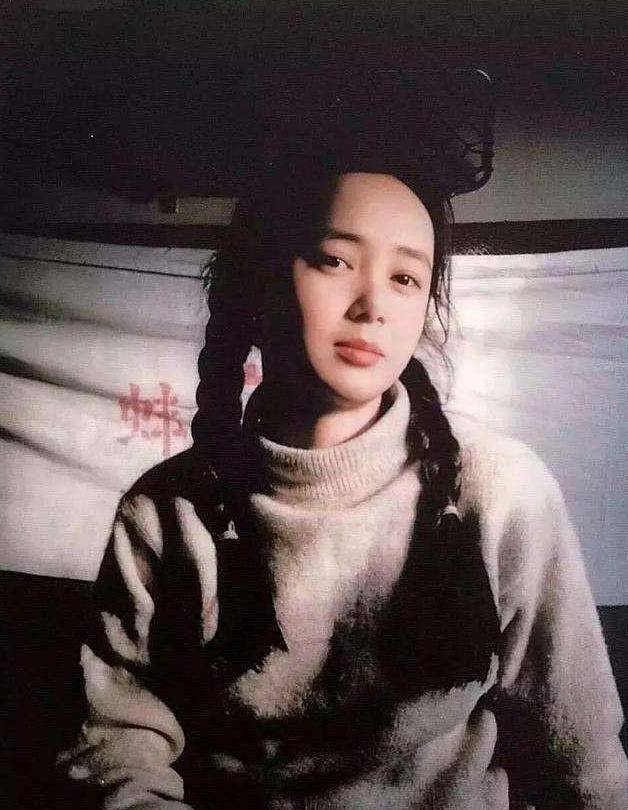 因为|他48岁转行做导演，娶蒋雯丽为妻，自诩张艺谋离不开他！