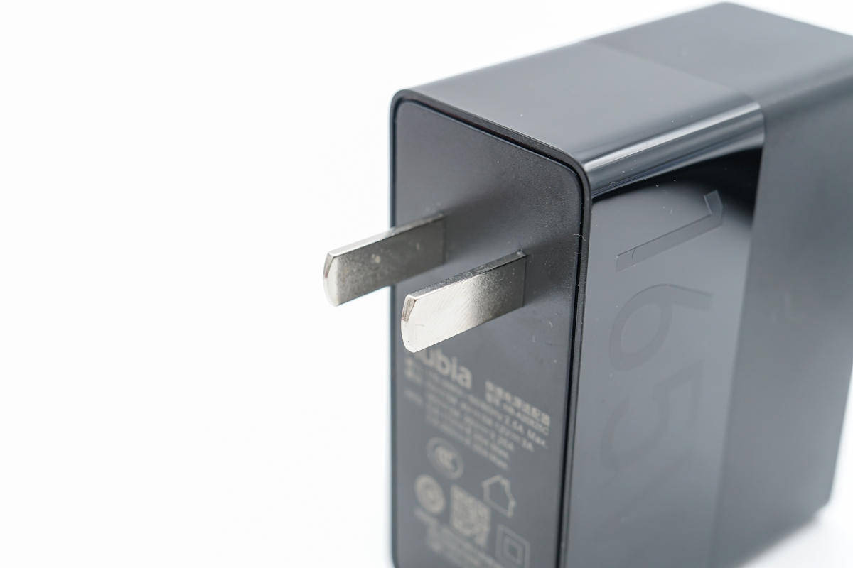 评测努比亚165w氮化镓充电器