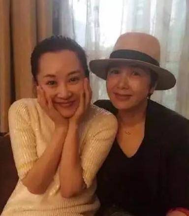 因为|他48岁转行做导演，娶蒋雯丽为妻，自诩张艺谋离不开他！