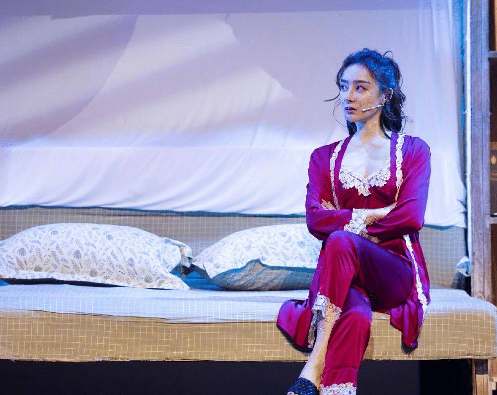 漂亮|35岁袁姗姗疑整容!晒近照鼻子突兀变化大,撞脸杨幂被指认不出来