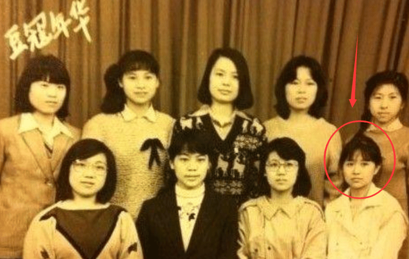 同学|黄菡：倒追丈夫恩爱31年无绯闻，是别人的情感导师，却搞不定女儿？