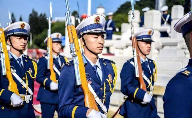 天水|消防类综艺又出爆款，《一往无前的蓝》火了教官张天水