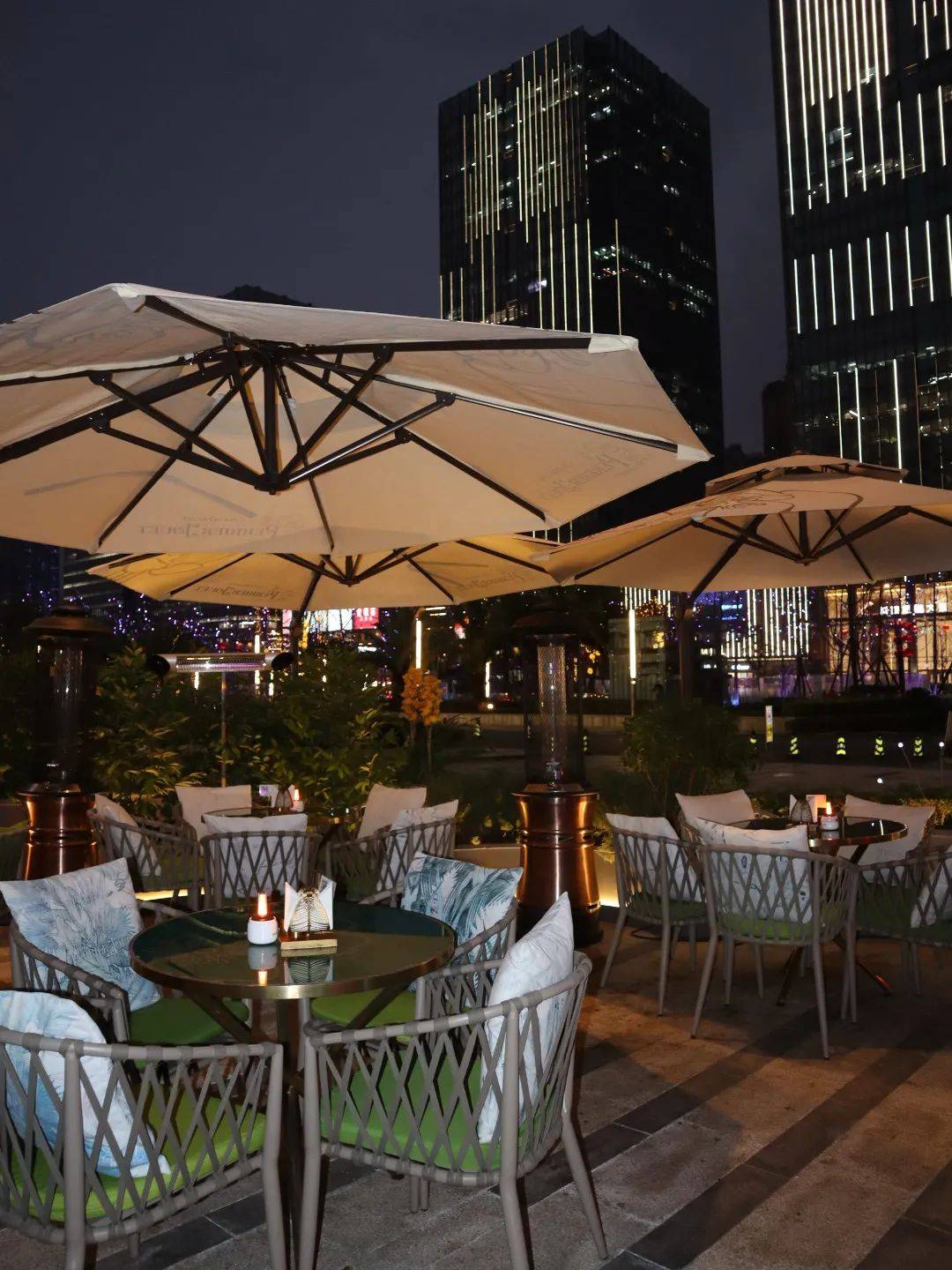 城南,一杯酒里的多种风情_the_church_酒吧街