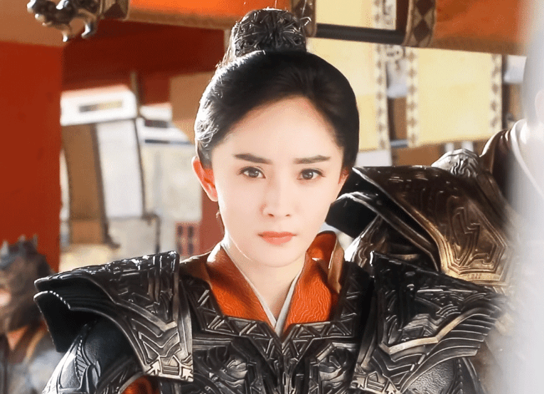 观众 杨幂也逃不过古装“千篇一律”，《斛珠夫人》撞款《三生三世》？？