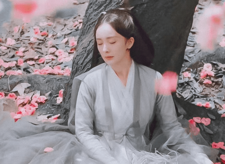 观众 杨幂也逃不过古装“千篇一律”，《斛珠夫人》撞款《三生三世》？？