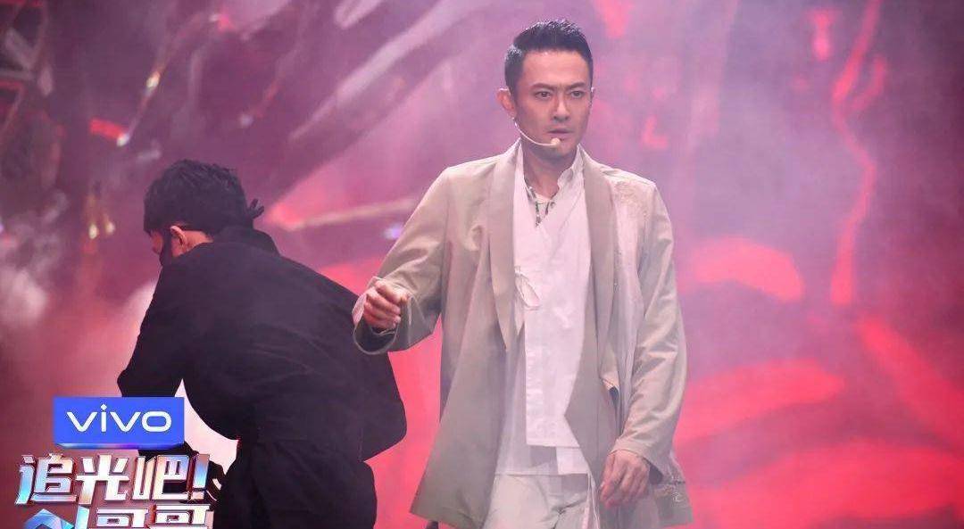 Rap《追光吧！哥哥》迎冲刺夜！李汶翰领衔颠覆《上海滩》