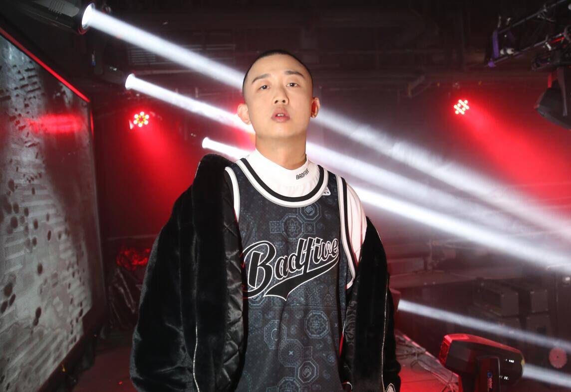 布瑞吉|陈小春和GAI都是“哥”，但一个是“真大哥”，一个是“装大哥”？？