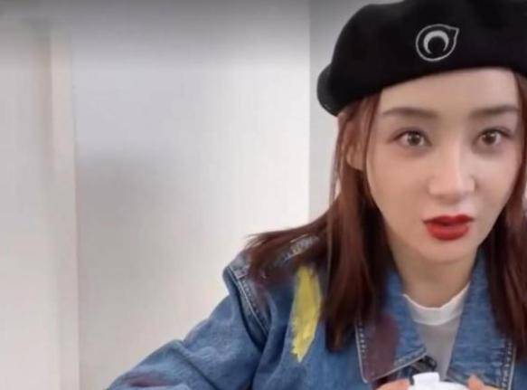 显得|35岁袁姗姗分享近况,却遭网友质疑整容,鼻子突兀变化大