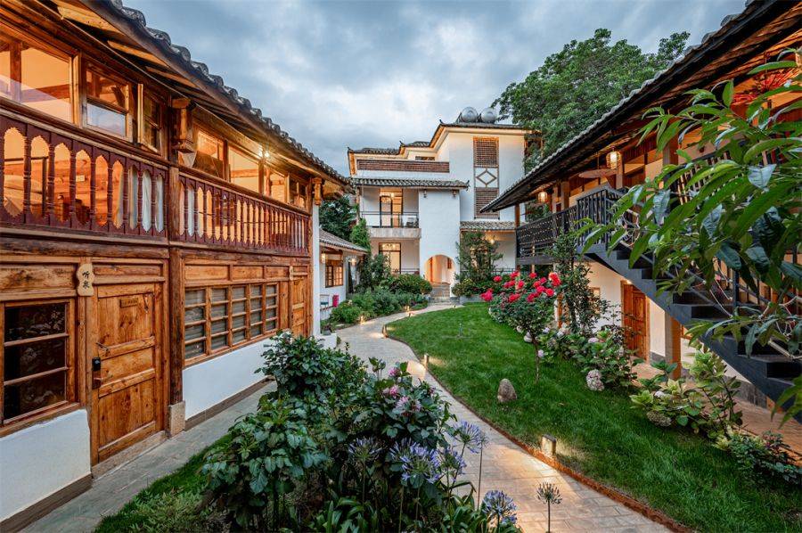 昆明野鸭湖春意盎然的三进四合院民宿让心灵小憩一下