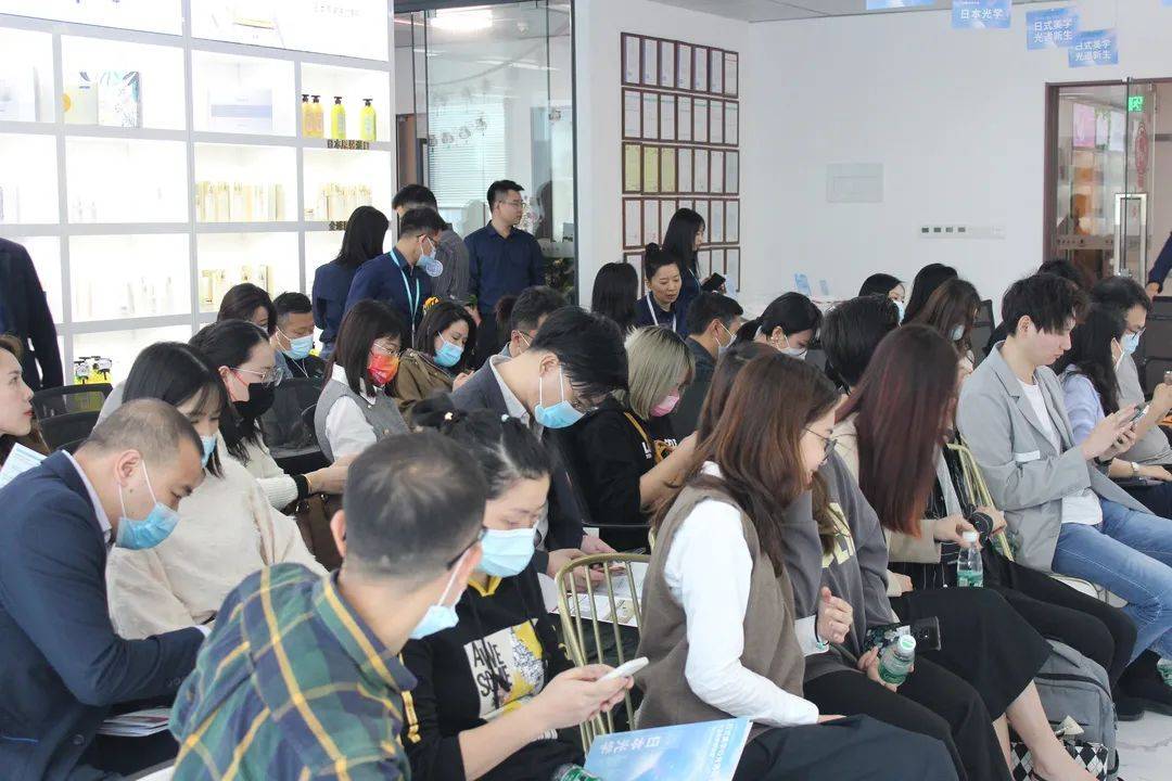 防护受邀出席光遇新生产品趋势研讨会，齐聚共话“光学护肤”市场趋势