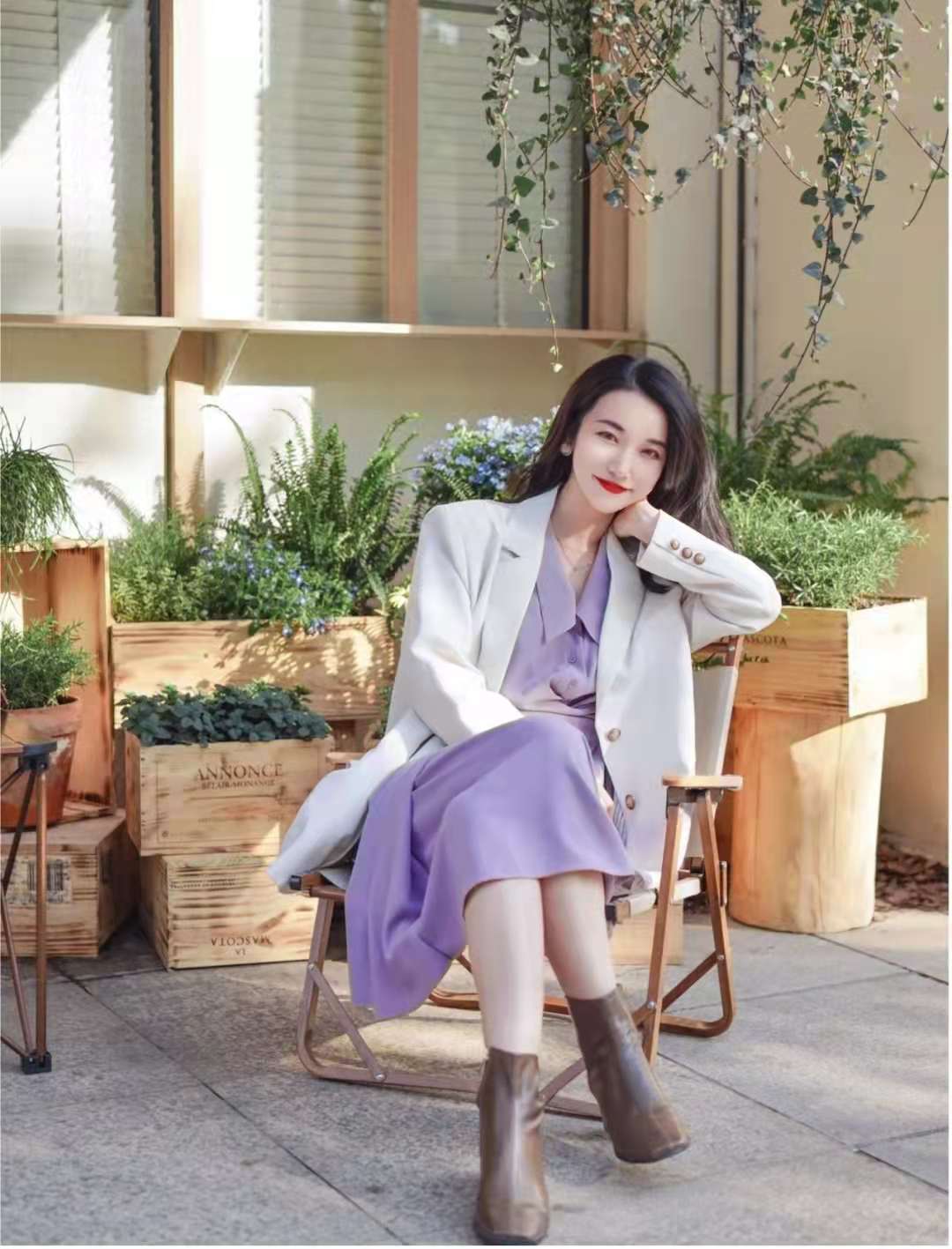 春天女人穿什么颜色连衣裙好看