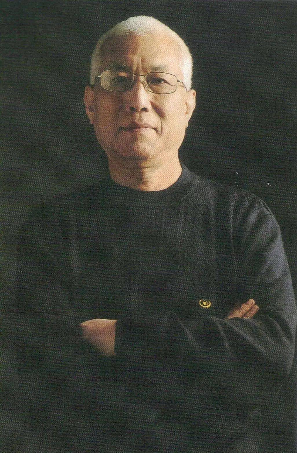 崔森茂执画笔闯商海另辟山门立新派