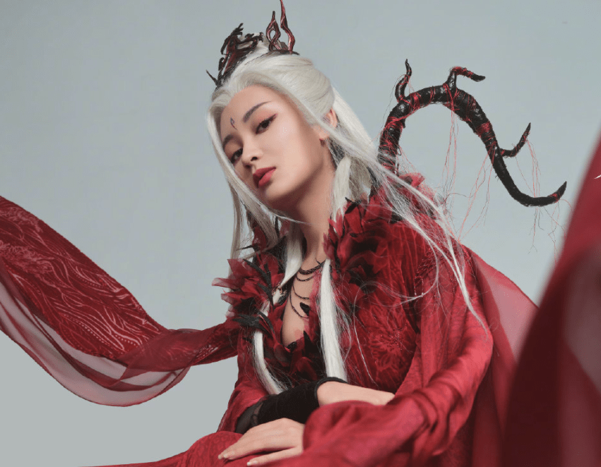 因为|明明是同一张脸，演完《香蜜》演《长月烬明》，不说真没看出来！！