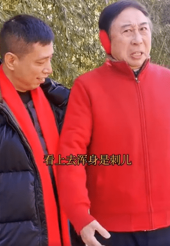 董路回击冯巩：提醒下老艺术家，女足队员也吃海参