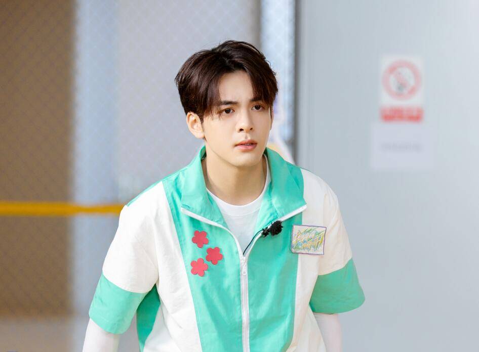 威龙|齐思钧已清醒,宋威龙却依然较真,《牛哥》的目的终究没有达到??