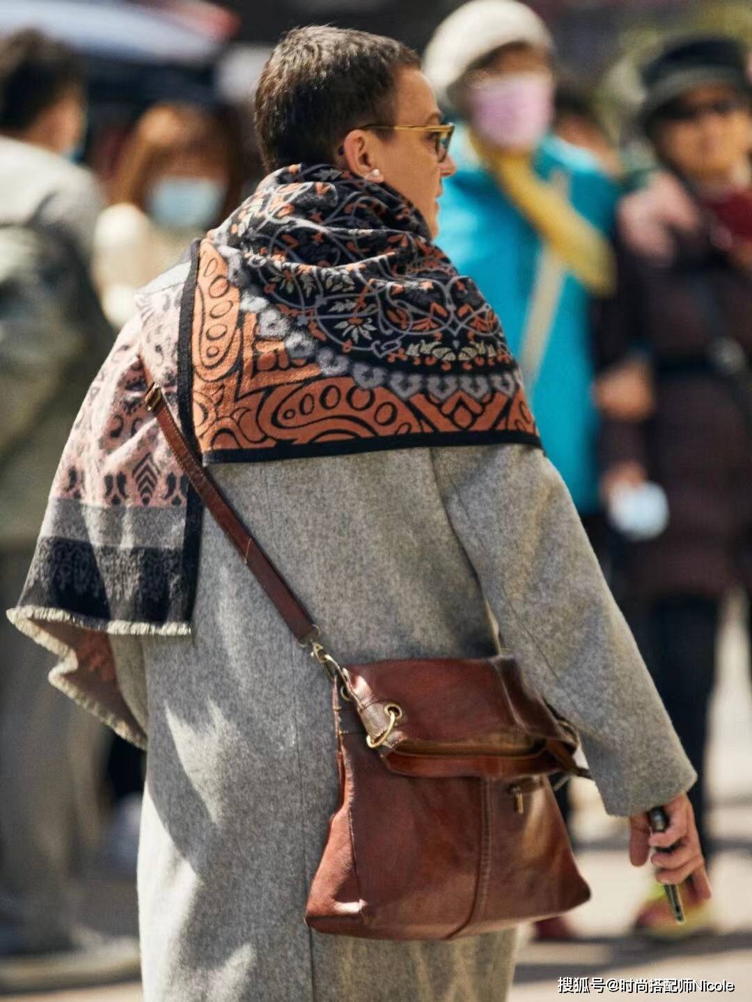 颜色 这些上海奶奶有多会穿?65岁奶奶的穿衣打扮,比90后女生还时髦