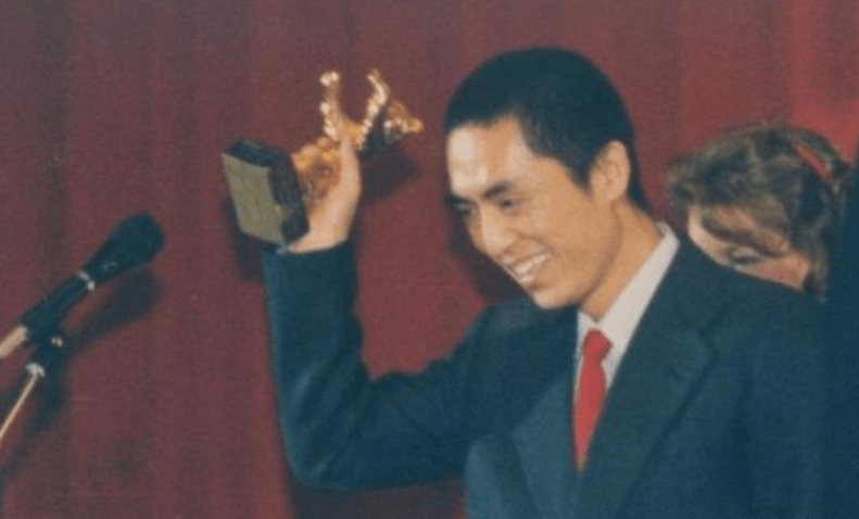 方收|冯小刚：就这样和张艺谋拉开了差距，一个是靠自己，一个是靠贵人？？