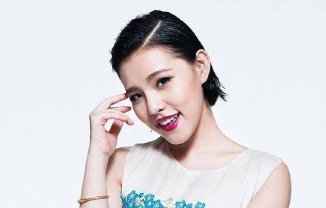 因为有种“整容”叫谢依霖产娃，当初被嘲胖丑，如今逆袭成女神
