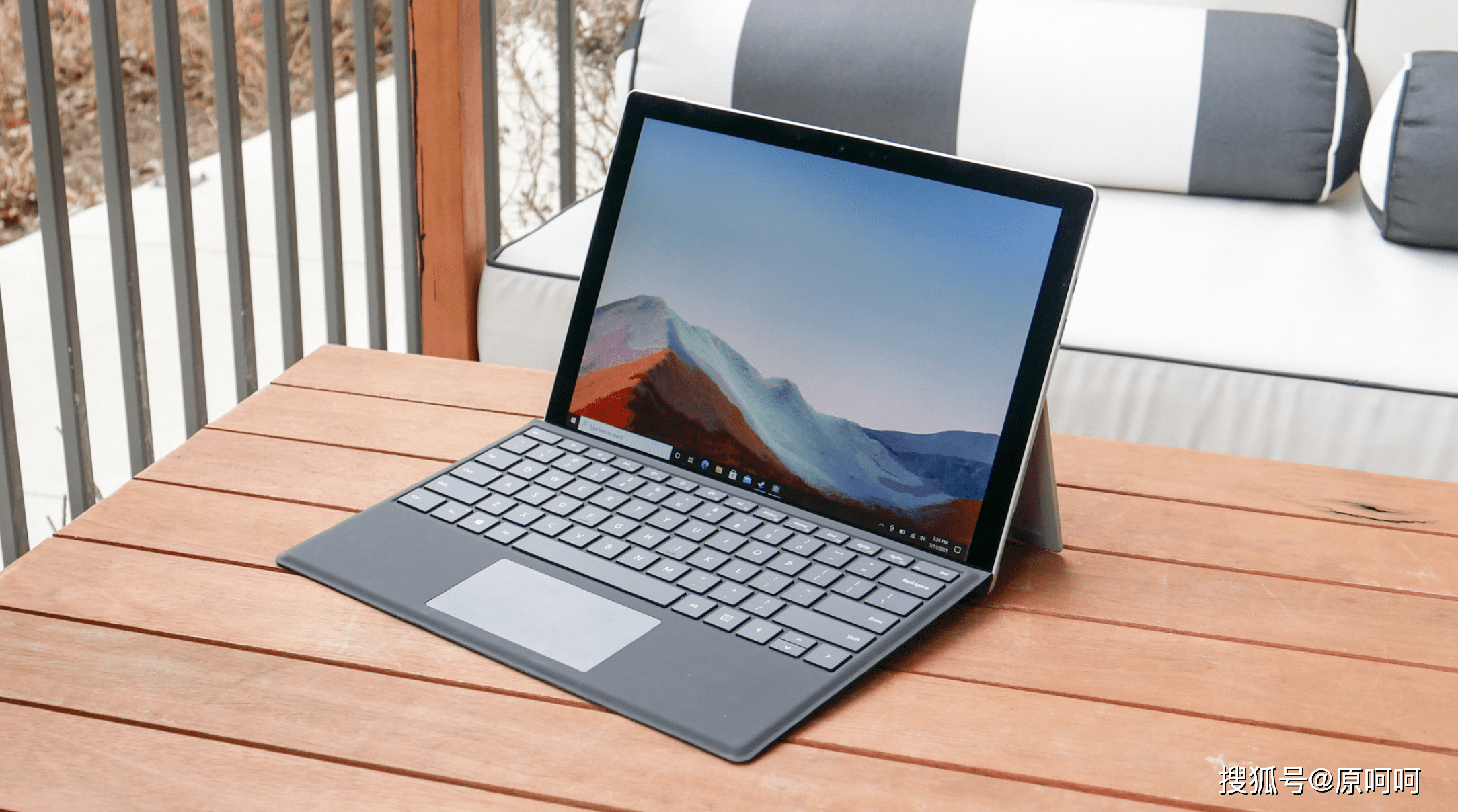 2022年Win系统的最佳平板电脑推荐：Microsoft Surface Pro 7_手机搜狐网