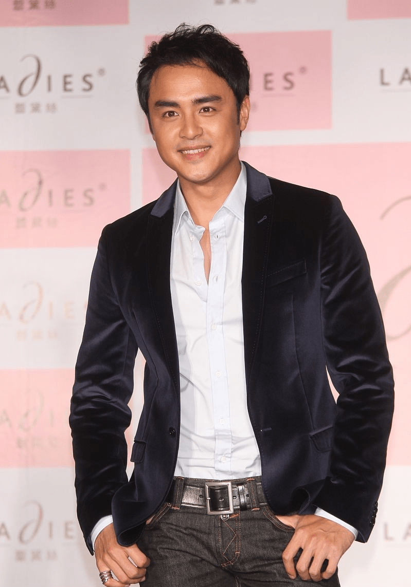 明道还有这种造型皮肤黝黑也挡不住魅力长发造型现在看也帅