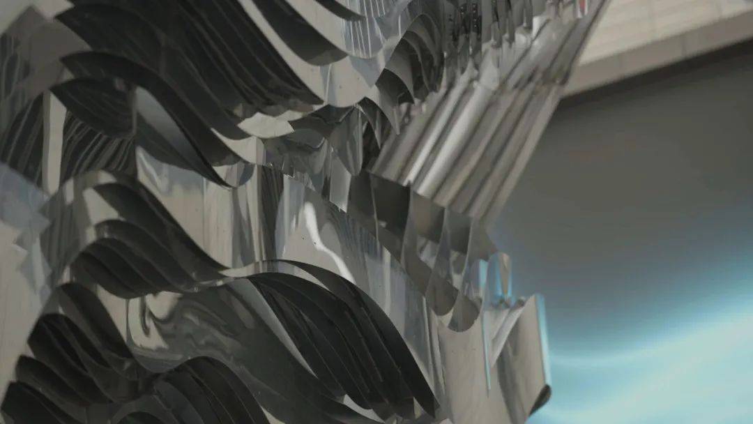 风云|1920片“曲面不锈钢”+近2000米直线灯带,他在千百种算法中捕捉「云 」的形态