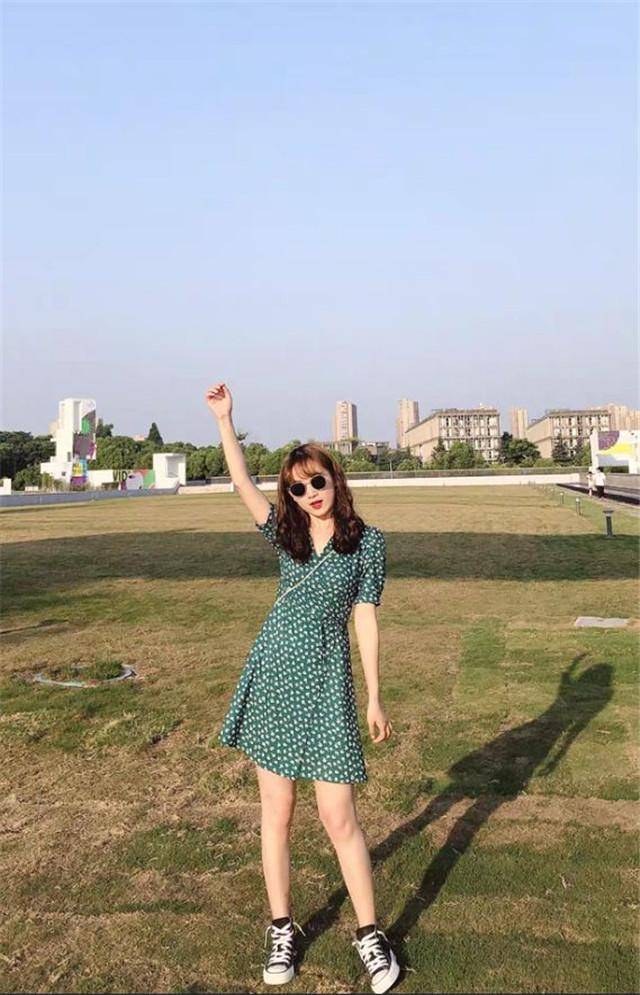设计 2020年春夏，很流行穿“茶歇裙”，穿上它气质又优雅，潮人都爱了