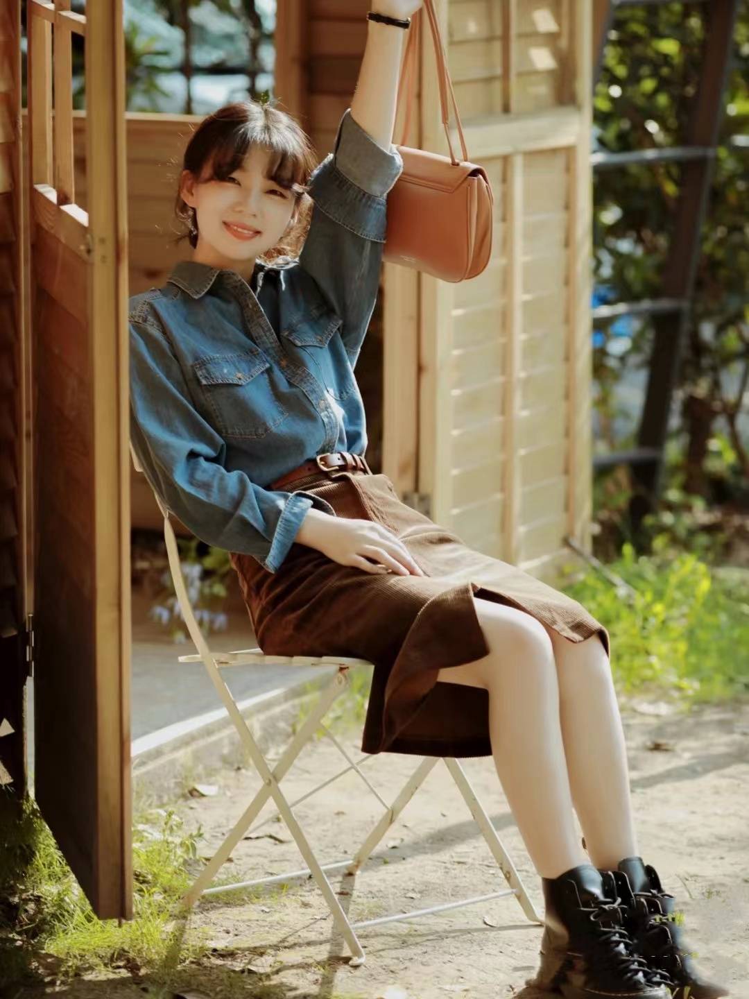 常规 “牛仔衬衫”火了，单穿帅气、当外套更飒，从选款到搭配都安排了