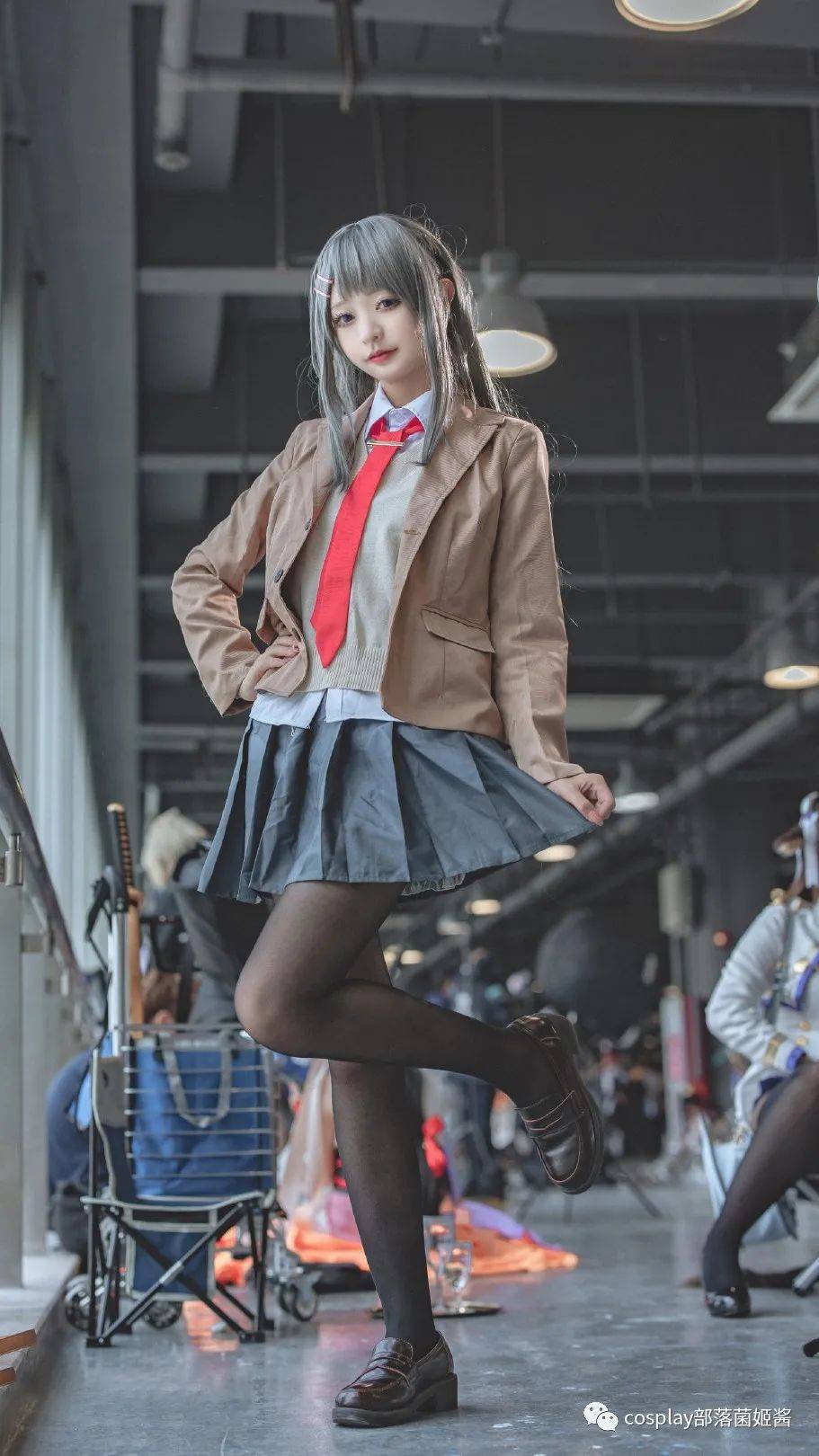 cos兔女郎学姐樱岛麻衣cos正片鹿里奈