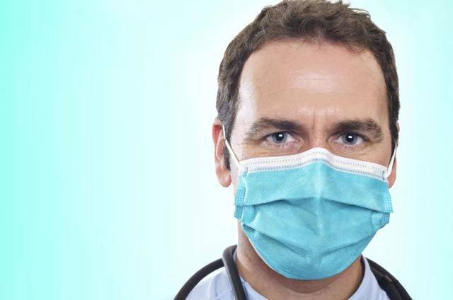 如何正确佩戴口罩(三步)?