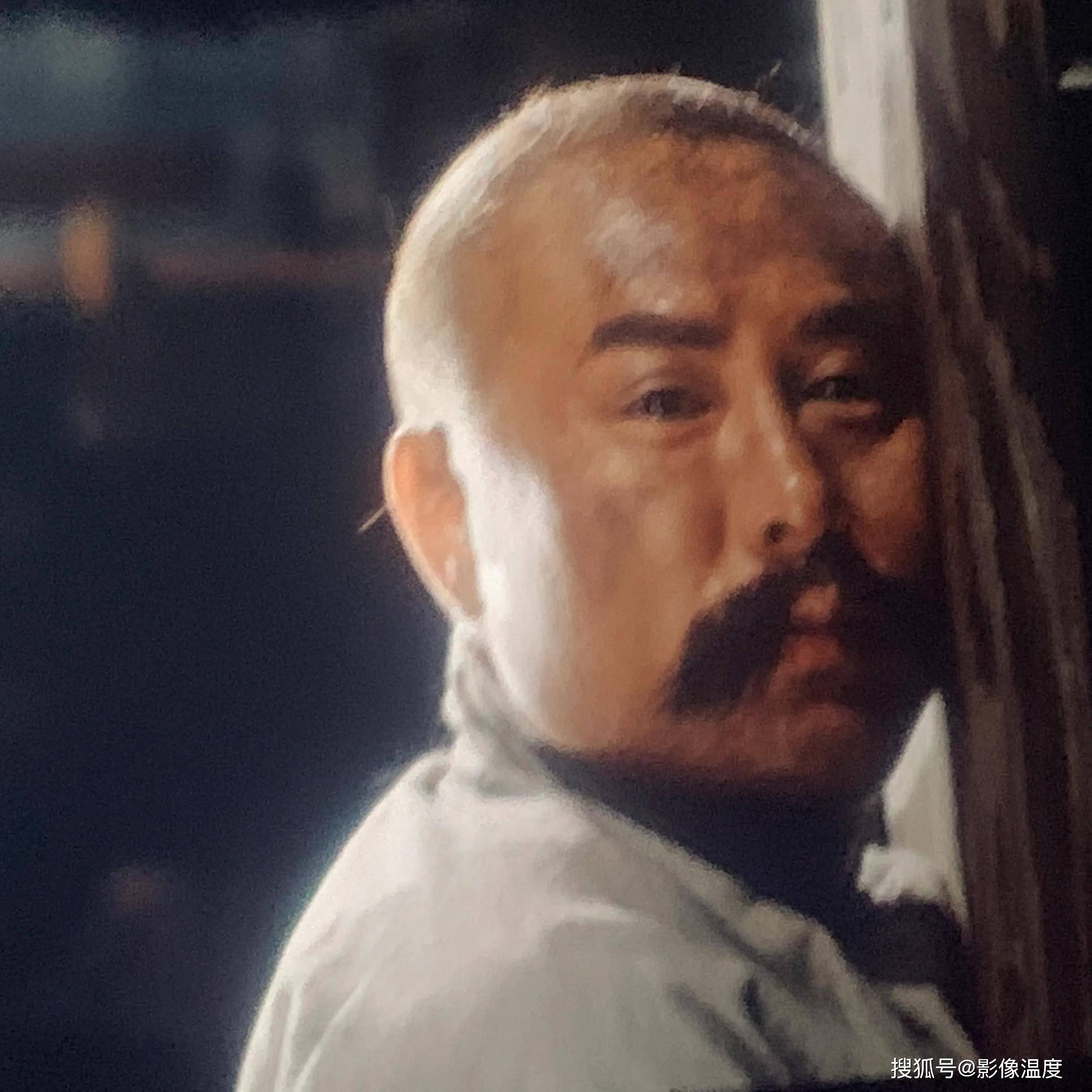 冯绍峰|《心居》首播:海清最抢眼,童瑶太霸气,冯绍峰张颂文最让人惊喜