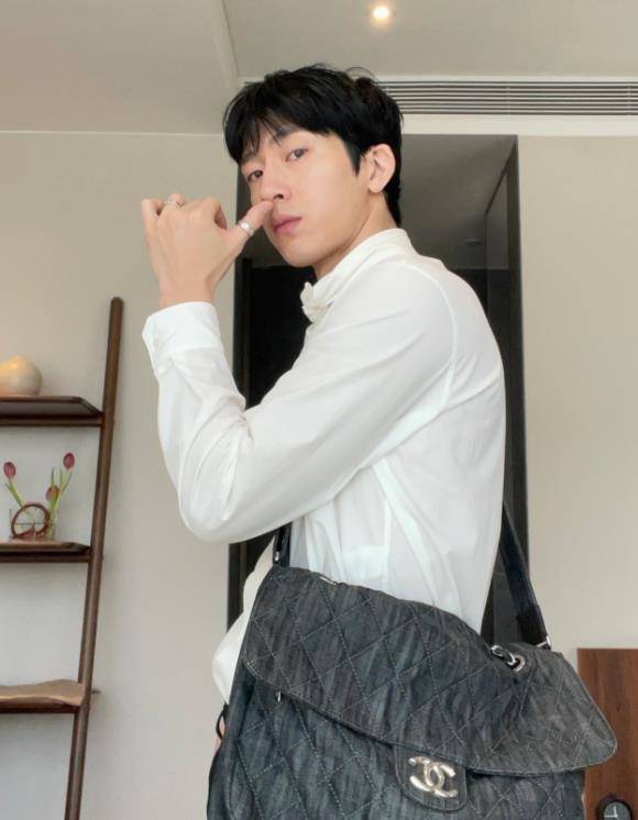 设计 太羞耻了!跟当红男明星谈恋爱都这么撩的吗?