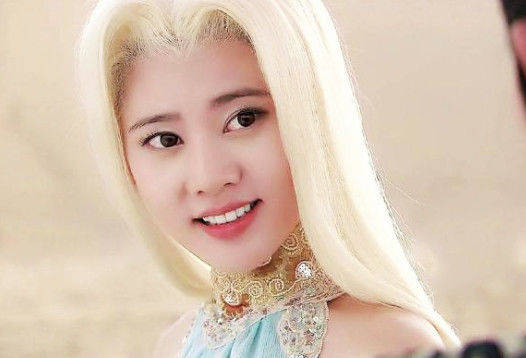 张雪迎女星白发造型，鞠婧祎的雪飞霜，张雪迎的容乐，谁最美？