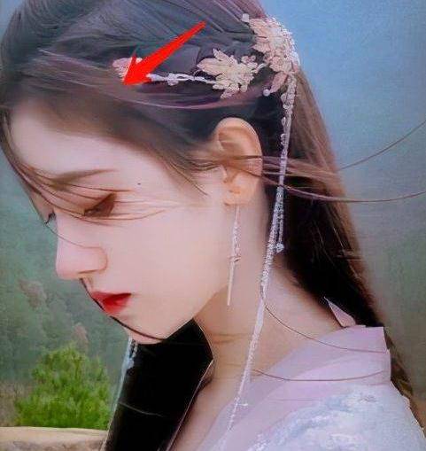 鞠婧祎鞠婧祎晒素颜照，暴露真实发量，看清额头胎毛：没眼花？