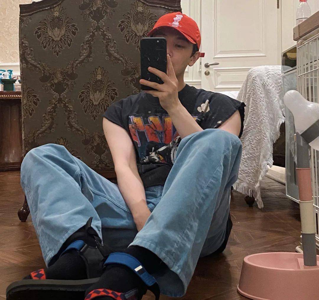 设计 太羞耻了！跟当红男明星谈恋爱都这么撩的吗？