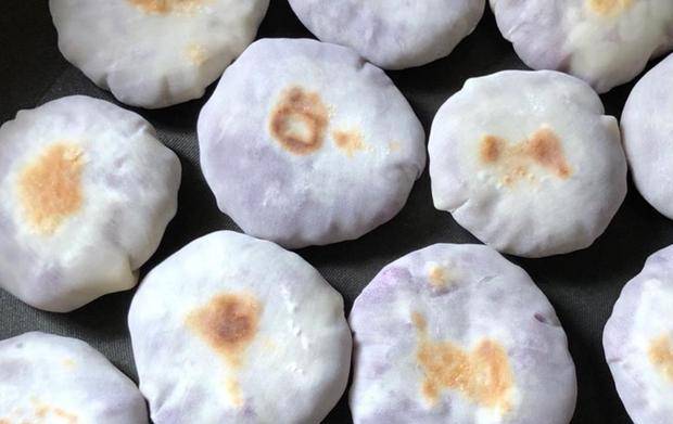 做法|饺子皮别只知道包饺子，来做这种饼，美味香甜，当早餐太合适了