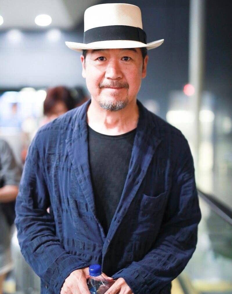 原创张国立导演拍戏封路起冲突明星的高贵病该治治了