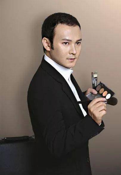 技术30岁少妇秒变18岁少女,时隔30年,毛戈平大师再出手