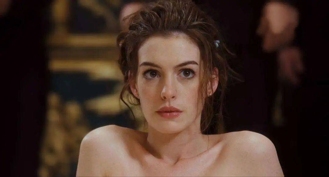 《悲惨世界》《蝙蝠侠:黑暗骑士崛起》等热门大片,还在《爱情与灵药》