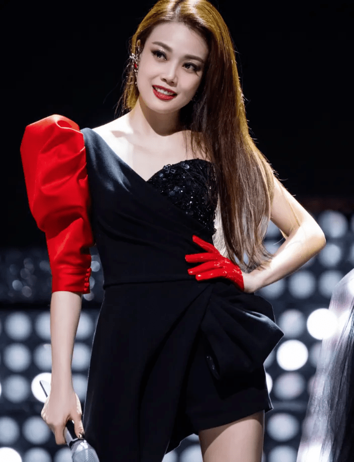 才是美谁说五官立体才是美？这10位“大饼脸”女星，个个都难以超越