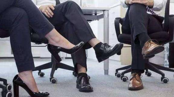 观点评论静脉曲张是女人病？这5类人是高危群体，3个自主动作改善