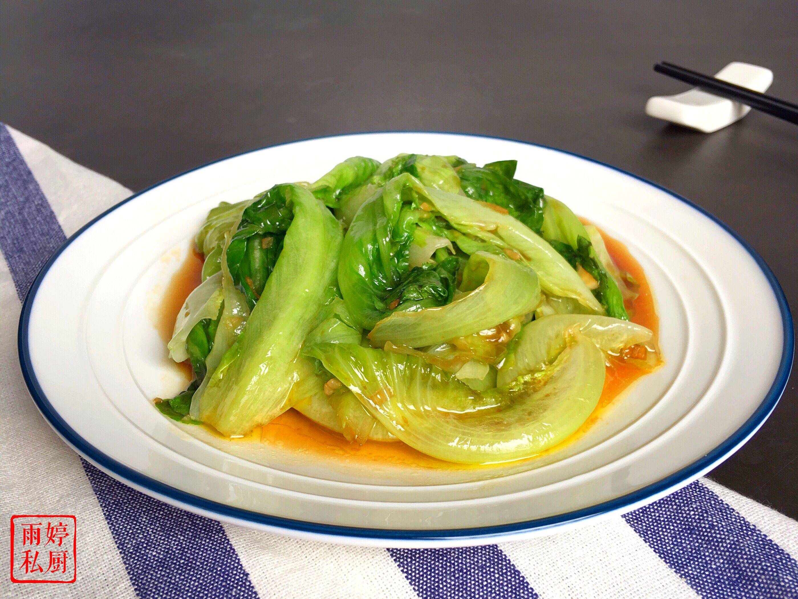 推荐食谱:蚝油生菜准备食材:生菜,蚝油,大蒜,味极鲜酱油,淀粉,盐,植物