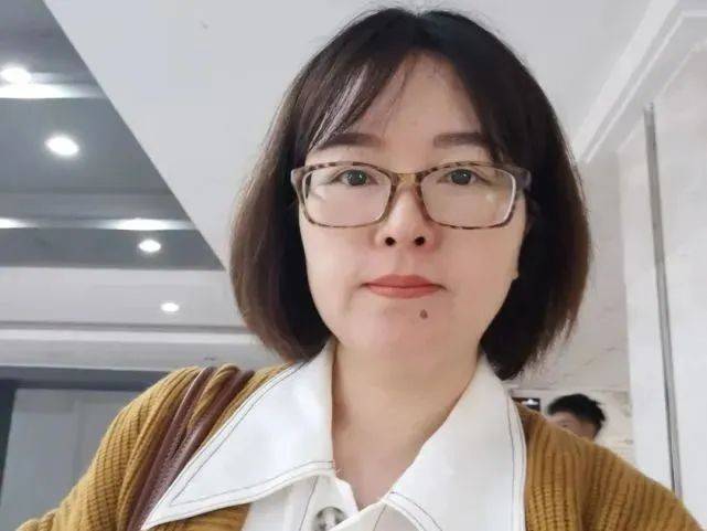 魏新欣,东北师范大学1998级历史系校友,重庆工商大学马克思主义学院