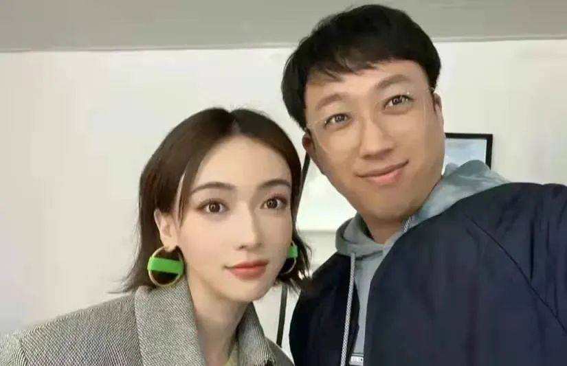 脸颊五官好看，“吃亏”在脸上，热巴脸颊凹陷，鞠婧祎颧骨突出