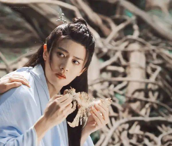 什么|迪丽热巴任嘉伦的《与君初相识》你追了吗？甜虐向就就很上头呀！