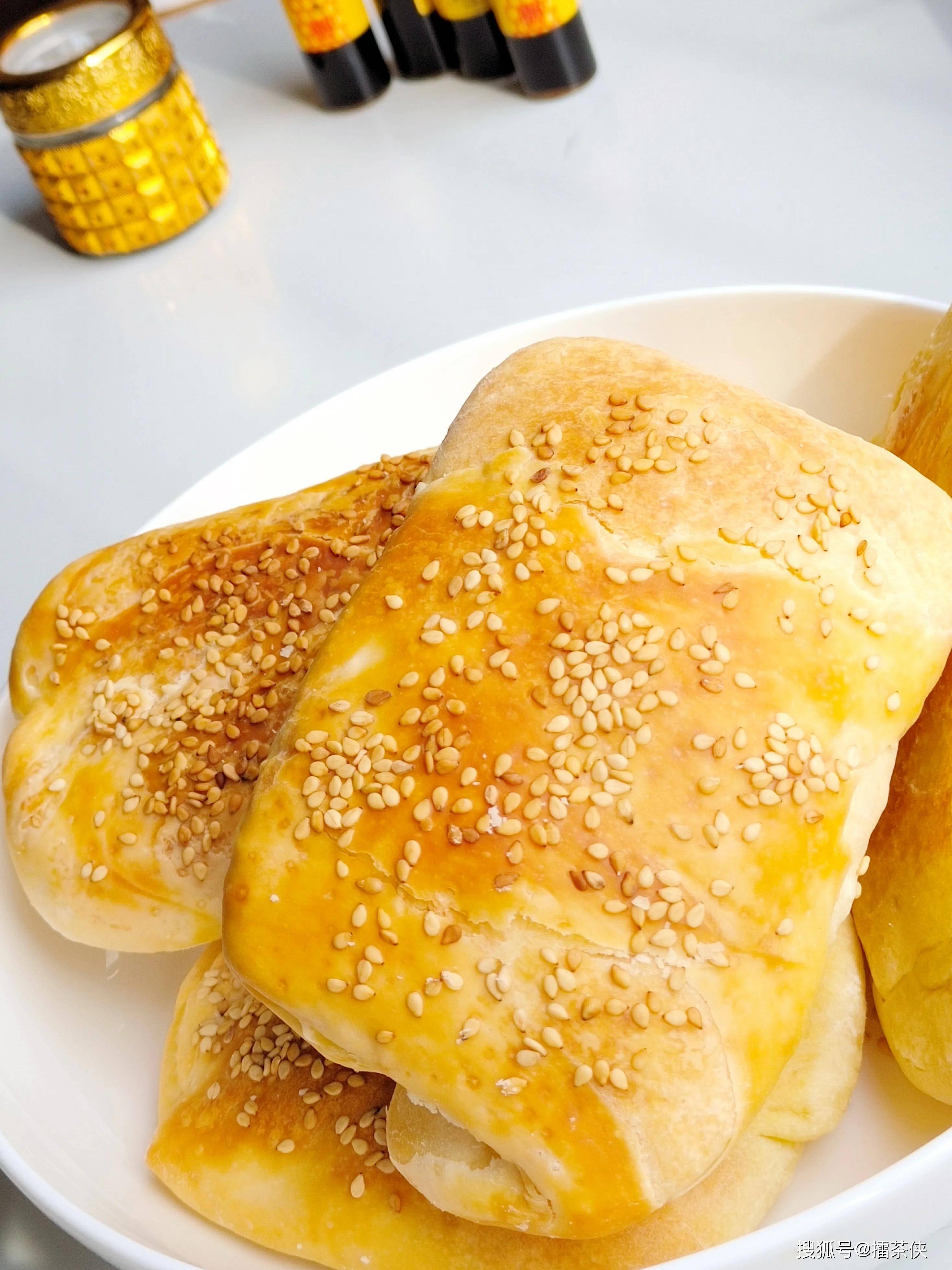 第一次做的缸炉烧饼应该算是成功了