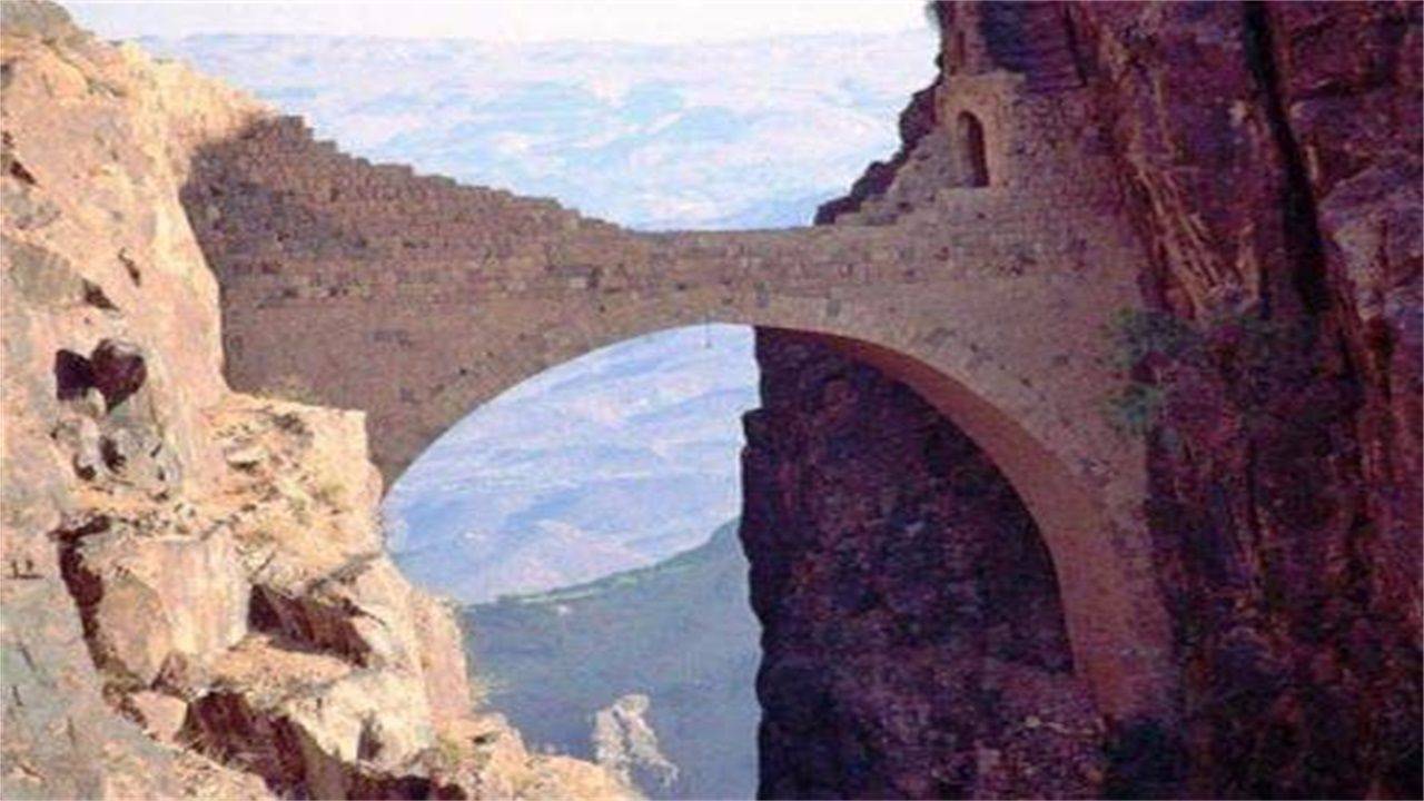 世界上唯一没有支柱的桥，历经400年屹立不倒，至今仍是未解之谜