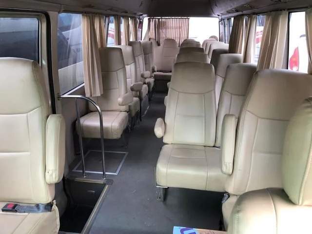 金旅大型客车(47座)起拍价:8050元首次上牌:2011-06-22使用性质:租赁