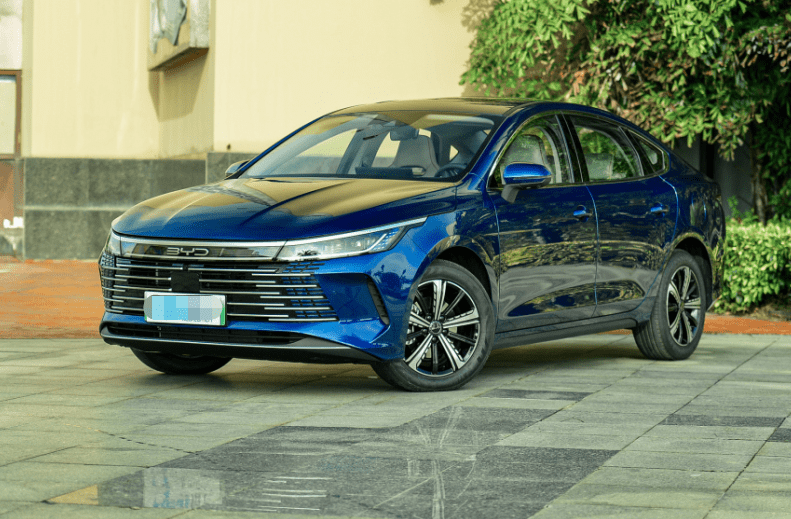 比亚迪迎来新战将龙颜设计配插电混动系统仅1198万起