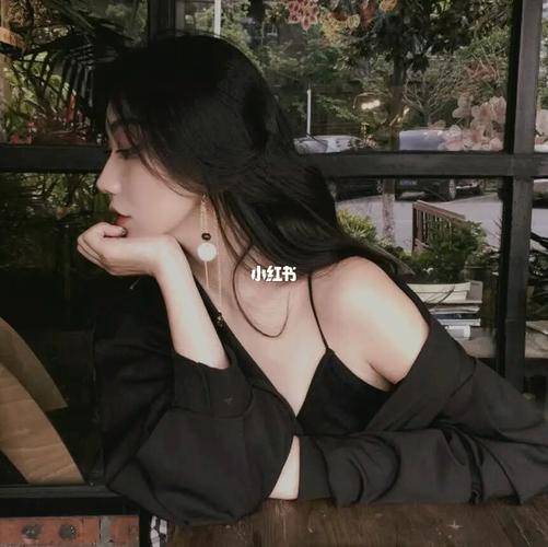 图片 说到清新系的穿搭，最多人选就是浅绿色系